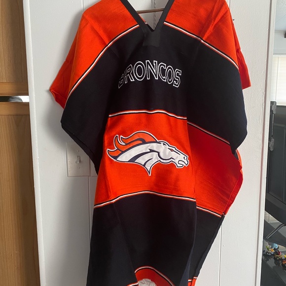 poncho - Picture 1 of 1